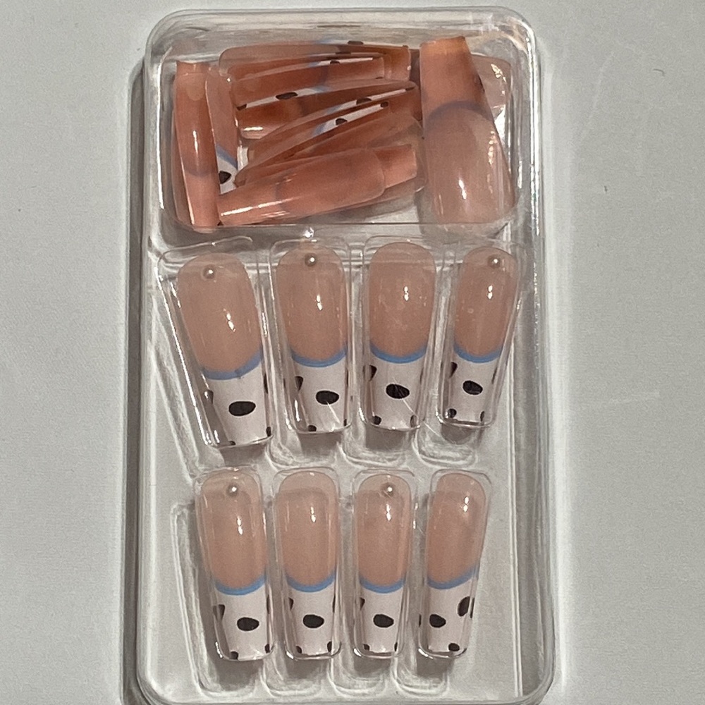 Beautiful Nail Press On Approximately 20 Pieces Creamy Pink, Blue White black